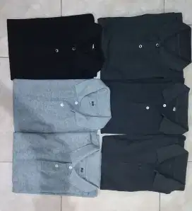 Kaos kerah uniqlo stok terbatas