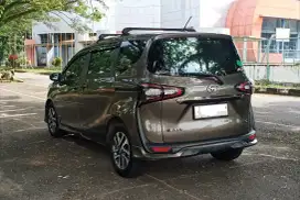 Toyota Sienta tipe Q matic CVT istimewa