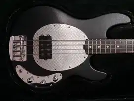 Bas musicman sub usa