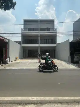 Dijual cepat ruko 3 lantai, strategis dekat pasmod & sekolah
