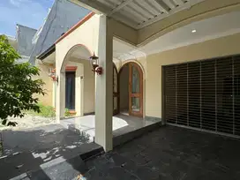 Tanjung Barat Indah komplek pinggir tb simatupang rumah cantik
