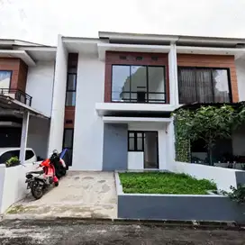 JUAL RUMAH DI TOWNHOUSE - KEAMANAN 24 JAM FULL
