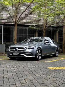 Mercedes-Benz C200 2022 (like new condition)