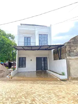 Rumah 2 lantai siap huni didepok.ede