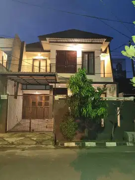DIJUAL RUMAH 2LANTAI NGINDEN INTAN TIMUR SIAP HUNI