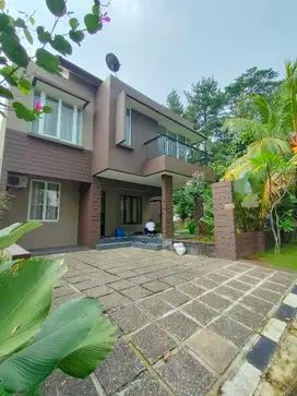 rumah hook halaman luas asri aman dan nyaman