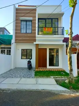 rumah dua lantai bagus rapih siap huni di sentul city