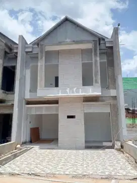 RUMAH 2 LANTAI DEKAT LRT TAMINI