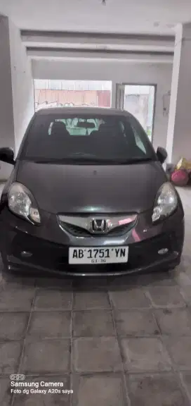 Mobil di jual butuh uang