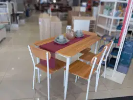 MEJA MAKAN SET 4 KURSI