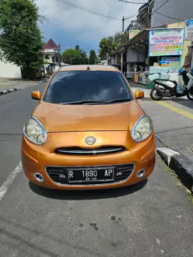 Nissan March 1,2L (4x2) AT
