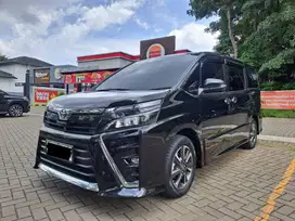 TOYOTA VOXY 2.0 AT MATIC 2019 INAZUMA SPARKLING BLACK / HITAM COKLAT