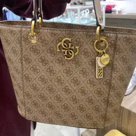 Preloved tas guess ori pemakaian pribadi