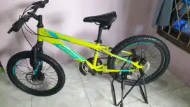Dijual Sepeda Bekas Rasa Baru:
Polygon Monarch 20 Inch