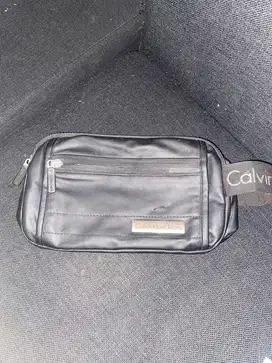 Pouch Tas Kecil Calvin Klein