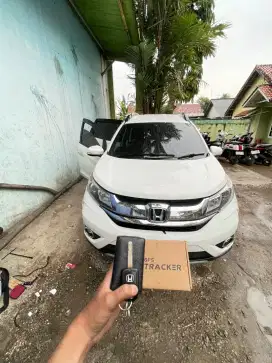 Gps tracker (alat lacak kendaraan)