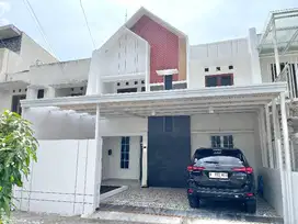 Rumah cantik 2 lantai siap huni di jalan palagan km 9