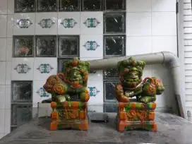 Patung macan penjaga rumah