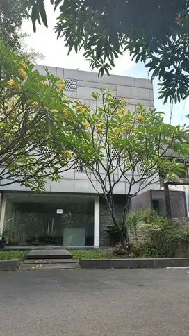 Dijual rumah di jalan Sinabung, Kebayoran Baru, Jak Sel