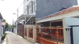 Rumah Strategis Di Tebet Barat Dalam,Tepat Di belakang Gedung Bank BNI