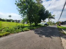 Tanah Tepi Jl Aspal Area Banyuraden Dekat Tugu Jogja