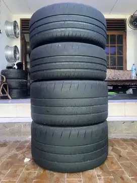 Ban Michelin Pilot Sport Cup 2 305 30 r20 & 245 35 r20 4pcs