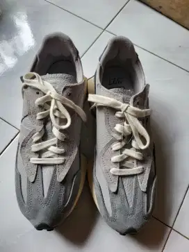 Sepatu New Balance U327 slate grey