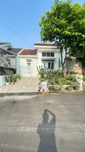 Rumah dijual cepat dalam cluster perbatasan pamulang Sudimara