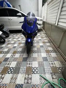 Yamaha R25 v2 2021