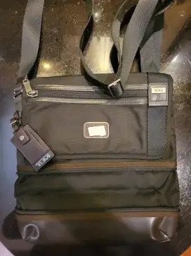 Tumi Sling Original