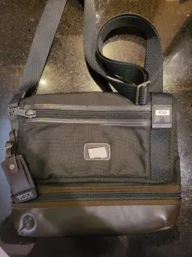 Tumi Sling Original