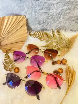 Kacamata Hitam Bingkai Cat Eye Bahan Titanium Retro Style Untuk Wanita