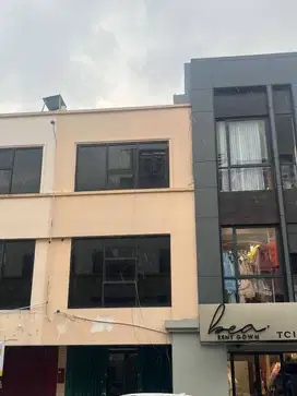 Disewakan Ruko Plaza Segi 8 Blok D Surabaya Barat