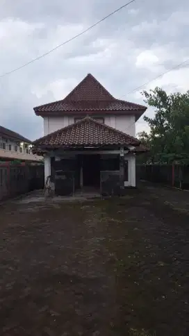 Disewakan ruang usaha strategis cocok buat kantor dan usaha
