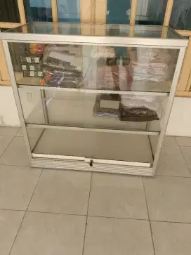 Perlengkapan toko baju