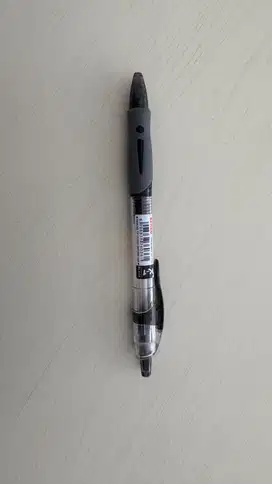 Pulpen hitam serbaguna