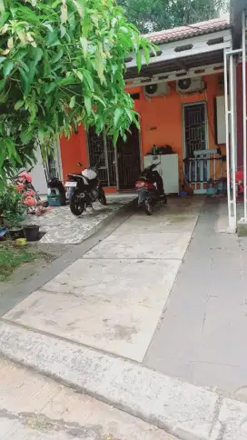 Di jual rumah 1 lantai siap huni Mutiara gading city