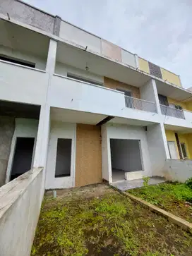 Rumah siap huni dekat pasar induk gadang kota malang dijual cepat