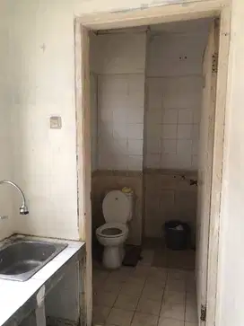 Ruko Hadap Jalan Raya. Ramai. Bebas Banjir. 2 Lantai