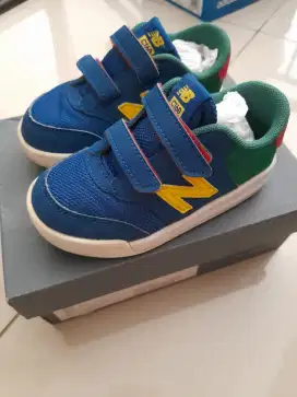 Jual Sepatu Anak new balance terlampir di foto ukuran 8 US
