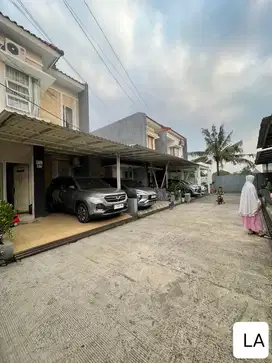 DIJUAL RUMAH DI PERBATASAN JAGAKARSA KUKUSAN