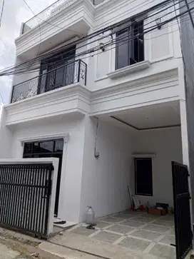 Rumah MURAH Cluster Jagakarsa Akses 2 mobil bebas Banjir Bisa Cash KPR