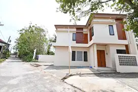 Rumah Minimalis Tingkat  Dekat Kampus UMY Harga Murah
