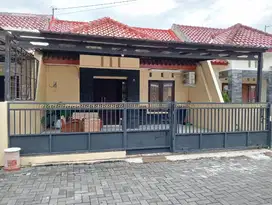 DIJUAL MURAH RUMAH CANTIK DALAM PERUMAHAN DI JL. IMOGIRI BARAT