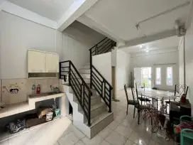 Dijual rumah di komplek the prime