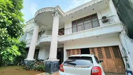 Rumah Puri Indah hadap Timur