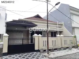DIJUAL RUMAH TERAWAT MOJOARUM