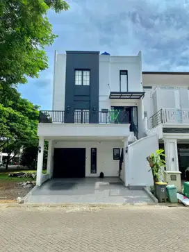 Casa Jardin full renovsemi furnish posisi strategis siap huni istimewa