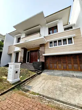 Rumah baru The Crown PHG Gading Serpong