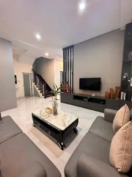 DIJUAL VILLA SIAP HUNI FURNISH KOMPLEK GIVENCHY ONE HELVETIA
